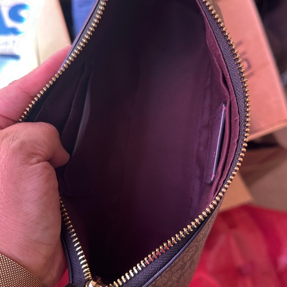 EUC Coach Terri Tan and Brown Bag - Picture 5 of 6